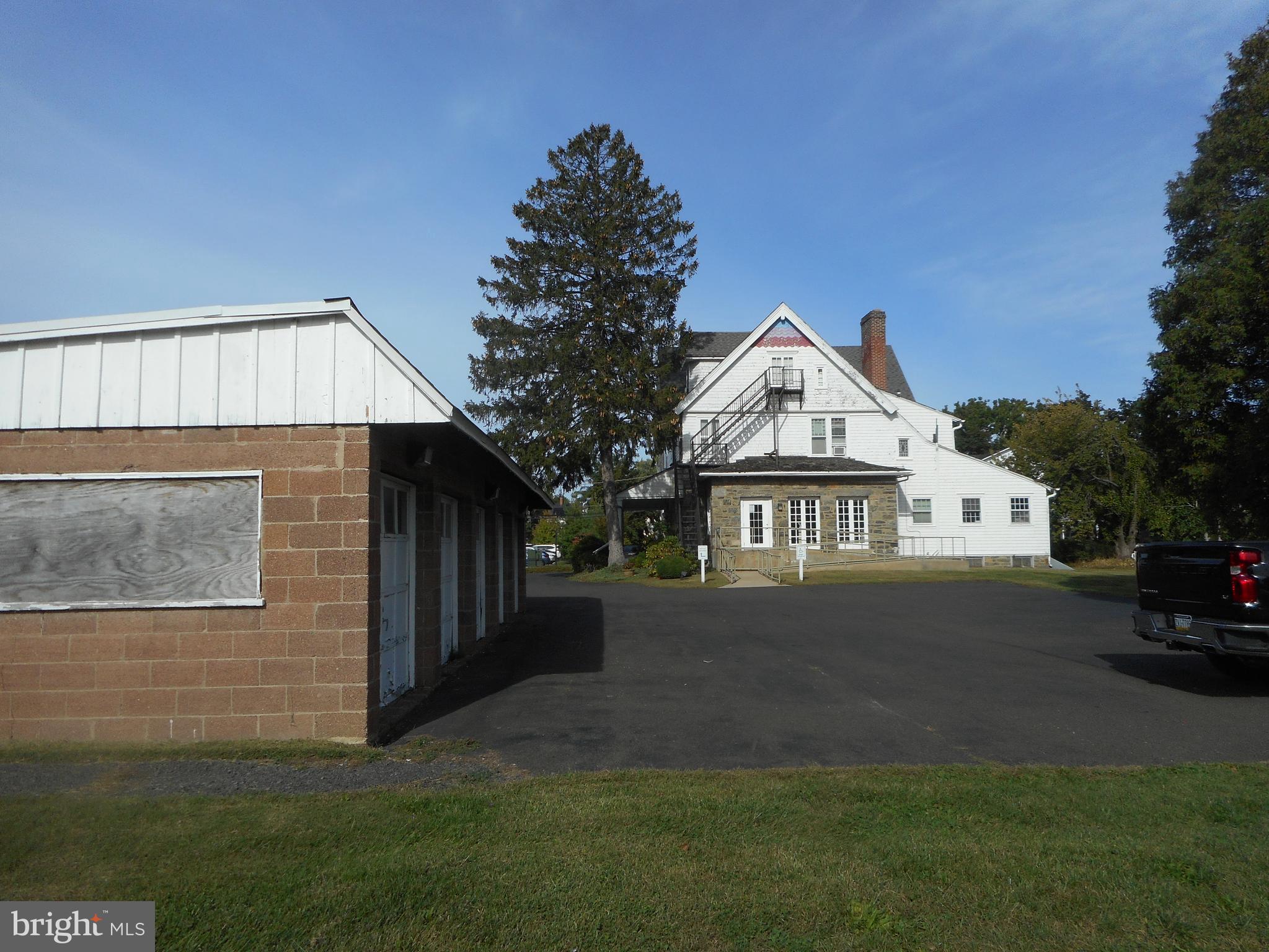 ABINGTON - Commercial Sale