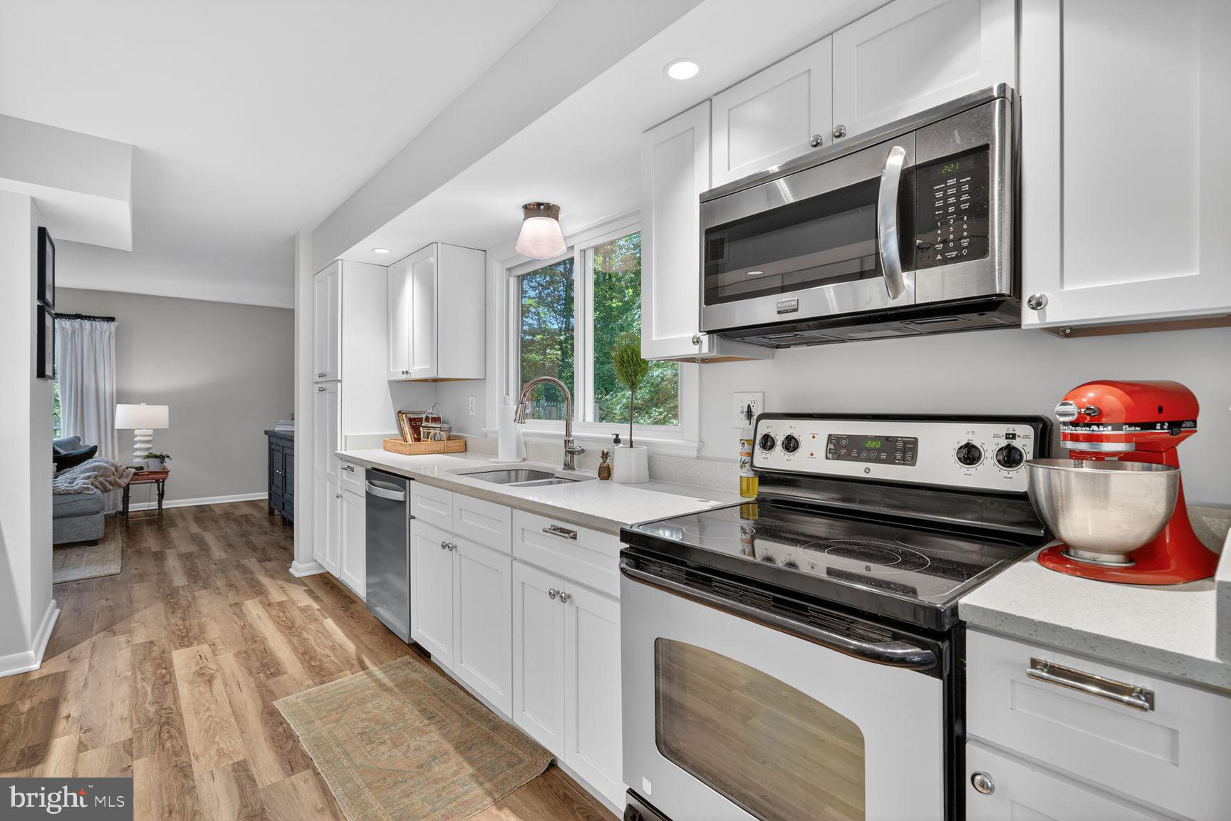 RESTON - Residential