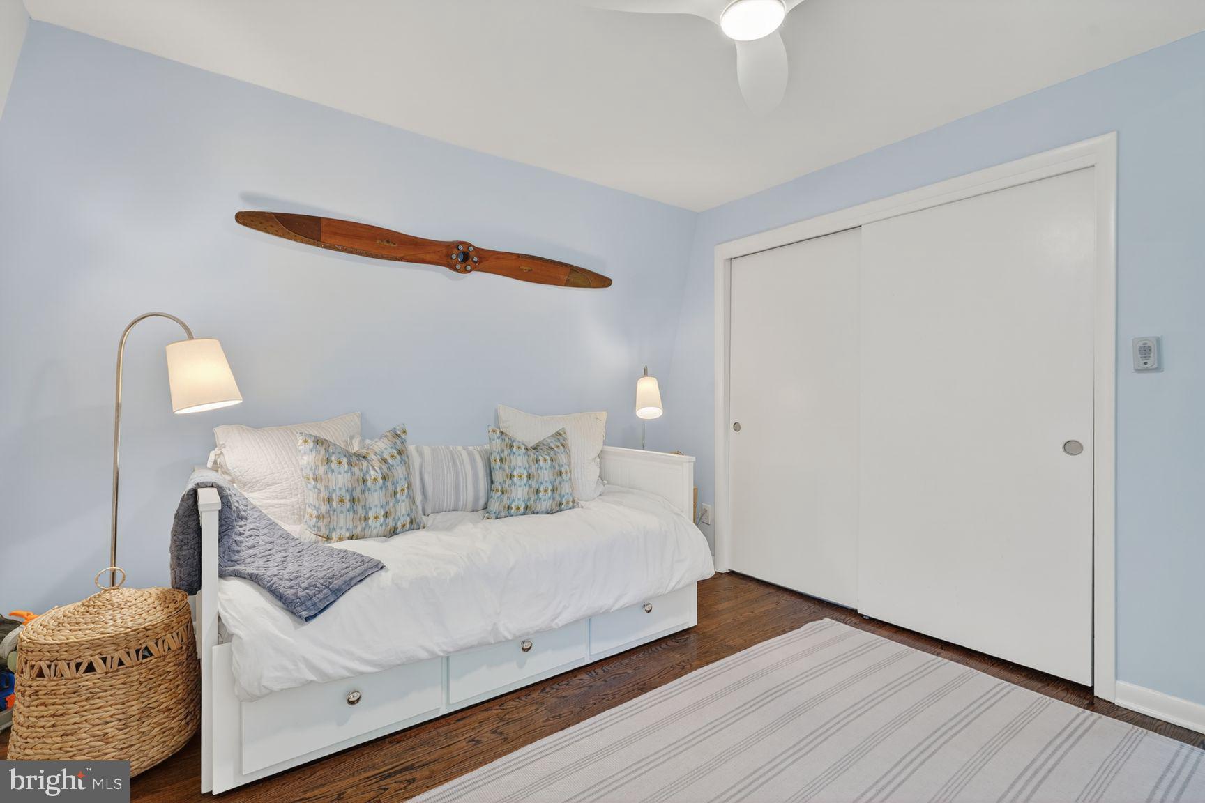 RESTON - Residential