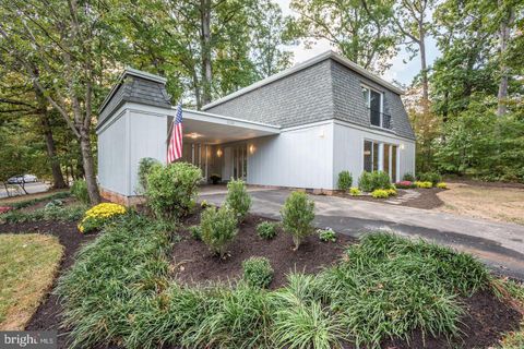 Photo of 11201 Wedge Drive, RESTON, VA 20190 (MLS # VAFX2309900)