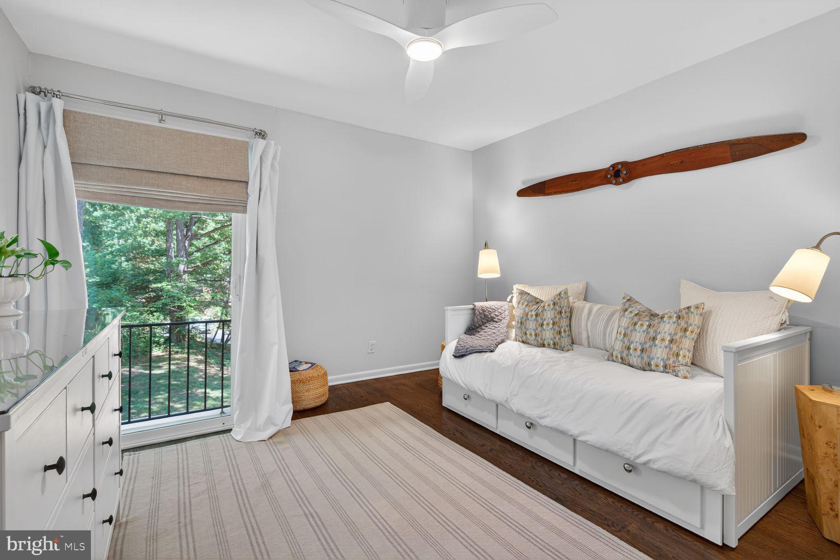 RESTON - Residential