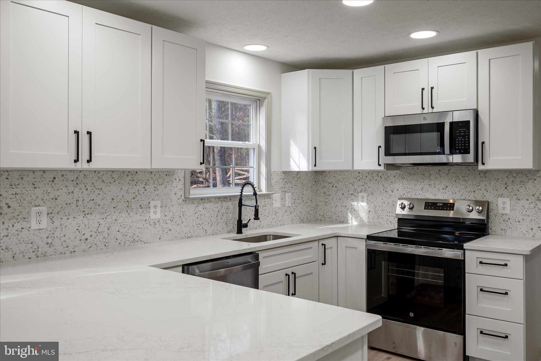 WILDE  ACRES - Residential Lease