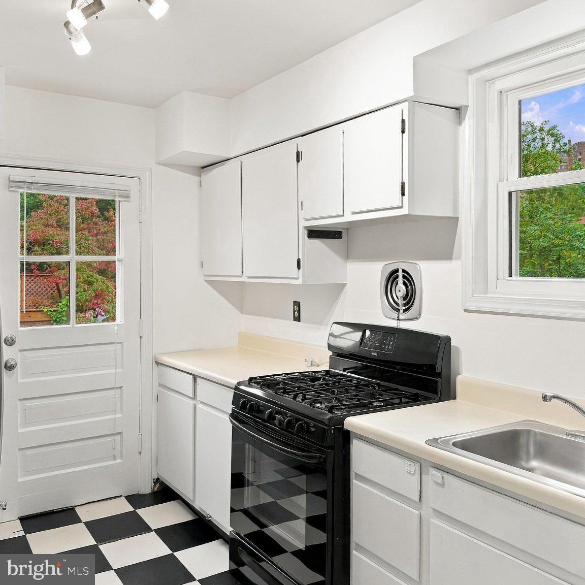 116 E TAYLOR RUN PARKWAY
