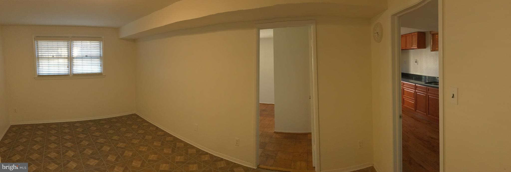 COUNTRY CLUB MANOR - Residential Lease