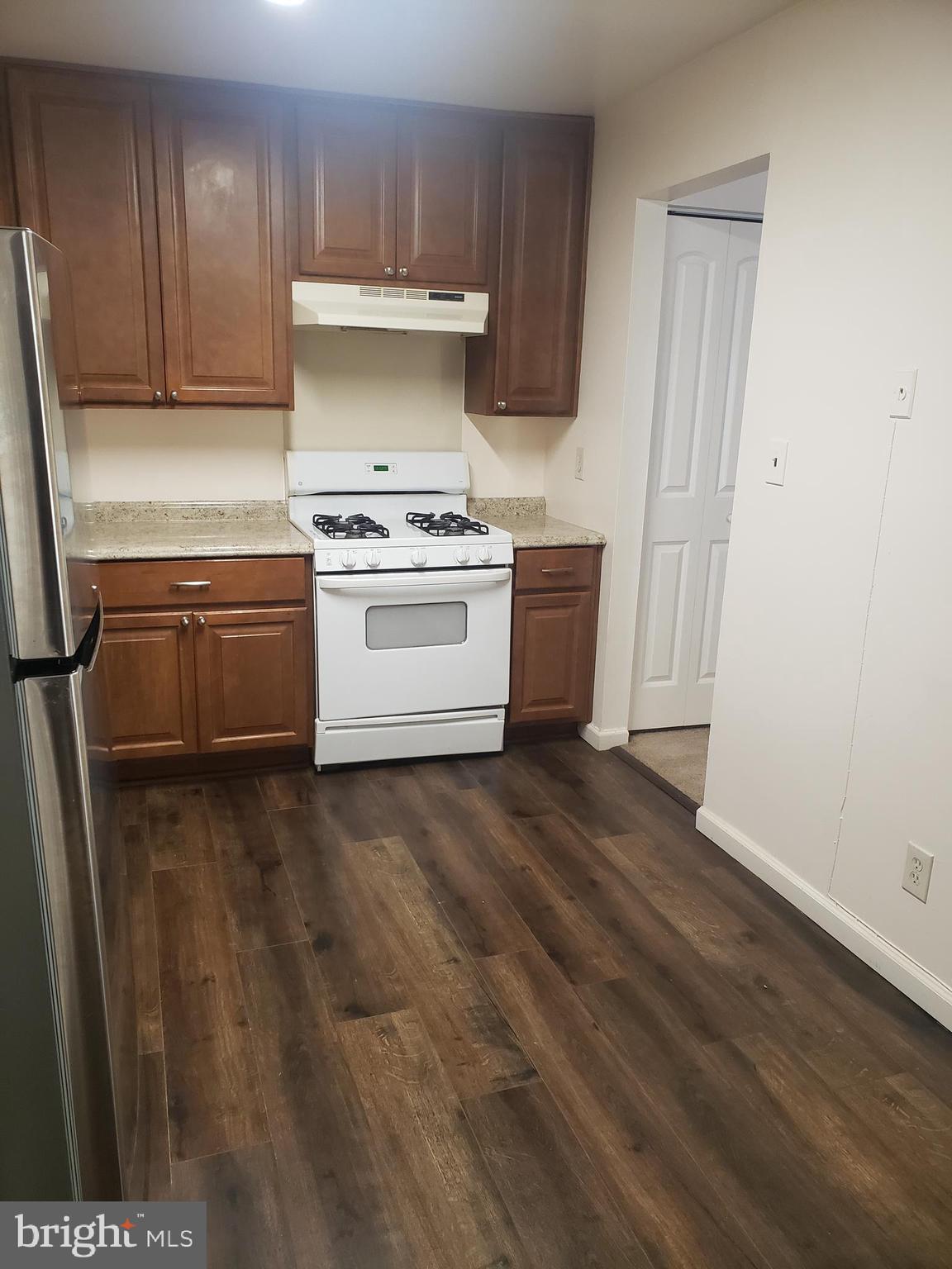 HERITAGE COURT - Residential Lease