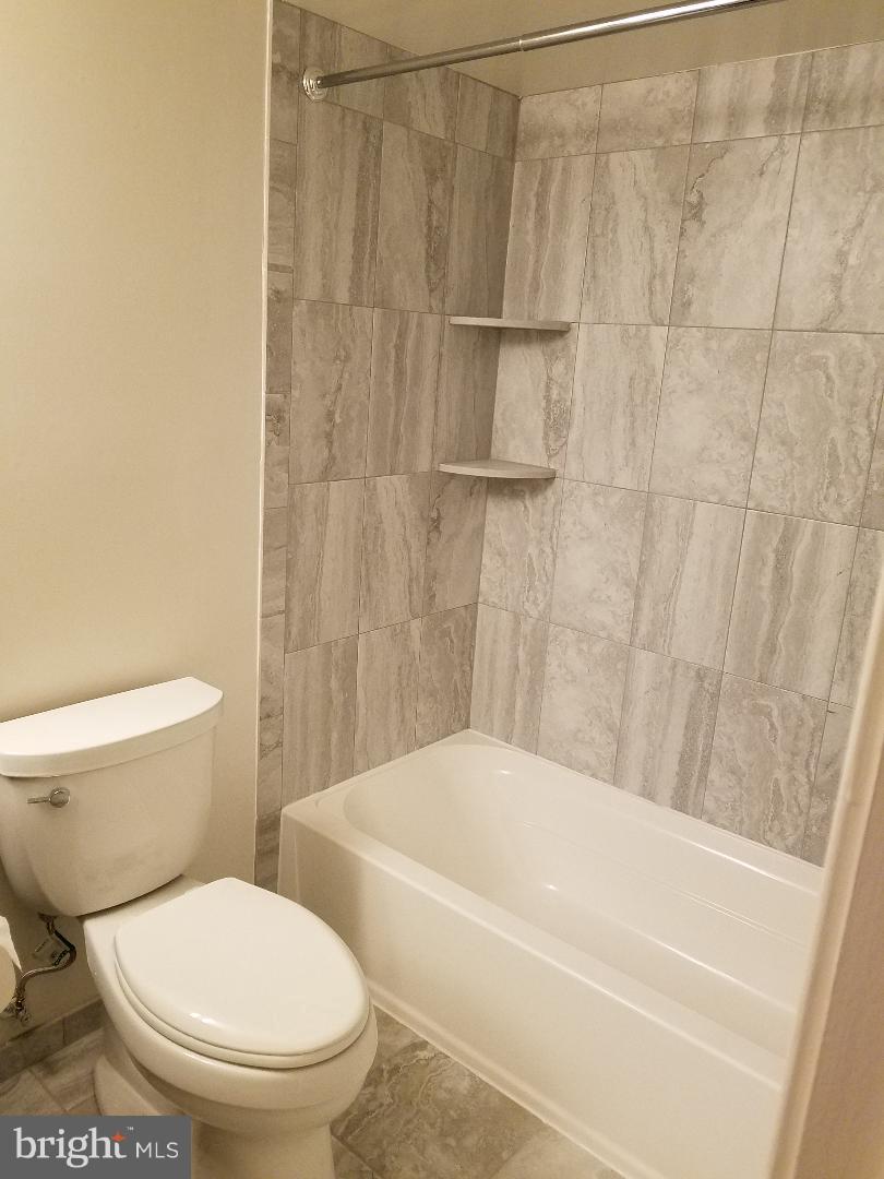 HERITAGE COURT - Residential Lease