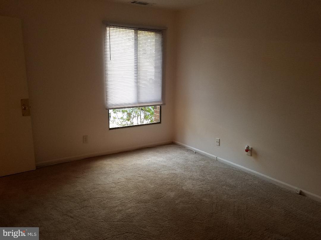 HERITAGE COURT - Residential Lease