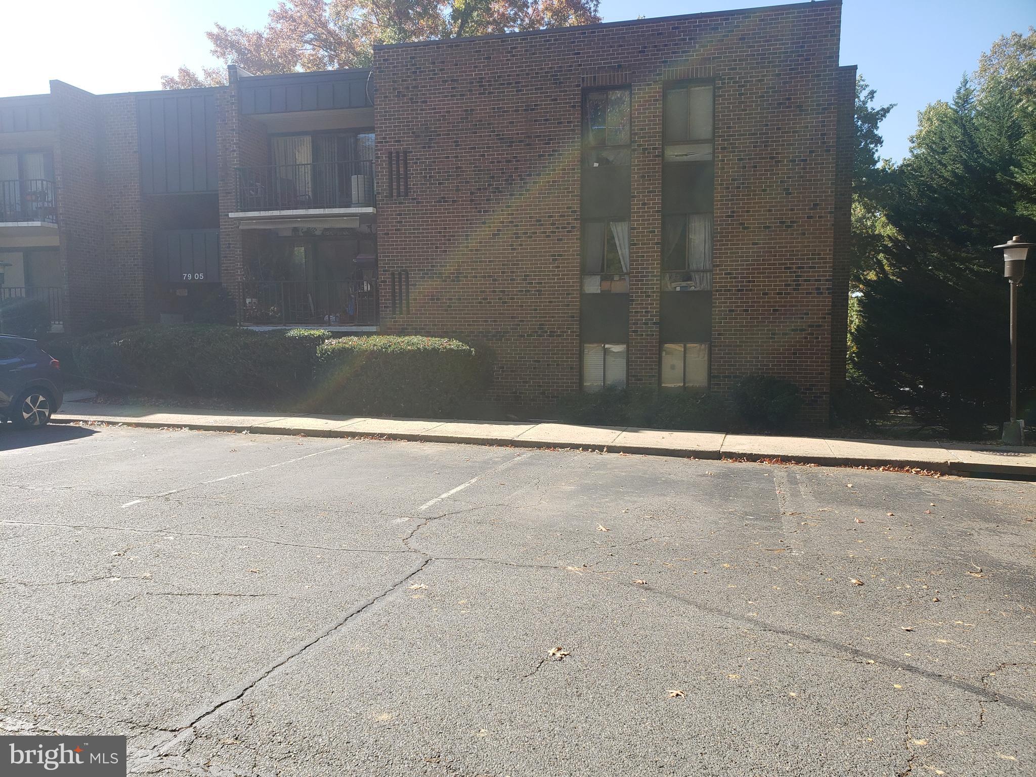 HERITAGE COURT - Residential Lease