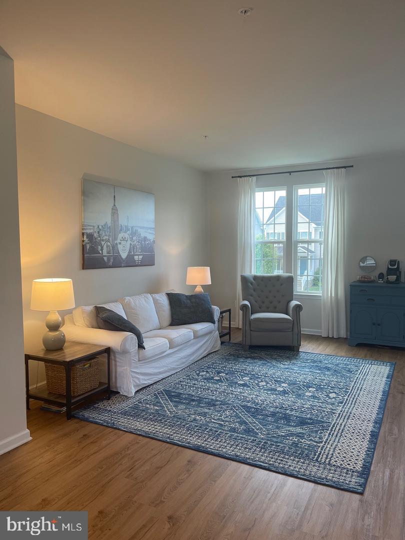 LANDSDALE - Residential Lease