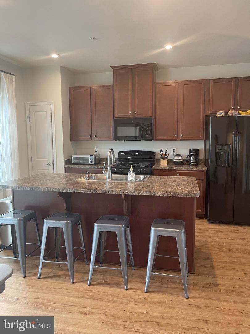 LANDSDALE - Residential Lease