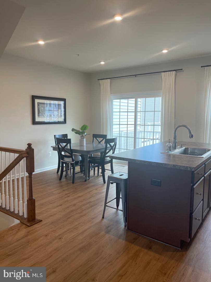 LANDSDALE - Residential Lease