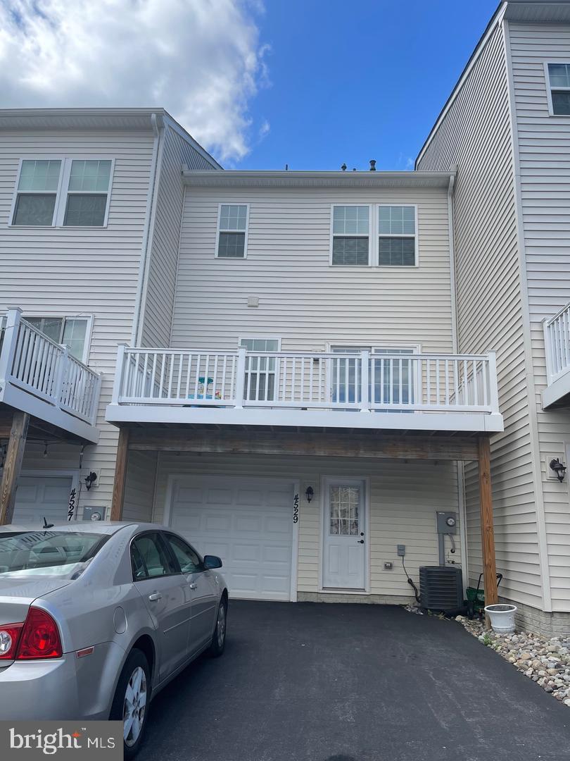 LANDSDALE - Residential Lease