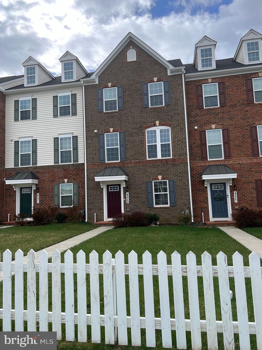 WELL CARED FOR TOWNHOUSE WITH 1 CAR GARAGE AND HUGE DECK. 
 LVT FLOOR ON MAIN LEVEL AND FIRST LEVELS.
3 BEDROOMS  WITH 2 FULL BATHS ON 3RD LEVEL, OPEN FLOOR PLAN.
COMMUNITY AMMENITIES  INCLUDE POOL AND LAWN CARE.