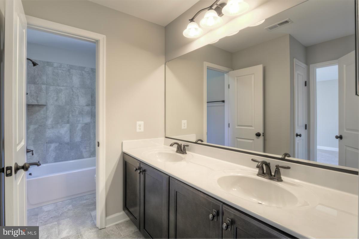 RUBY GLEN - Residential