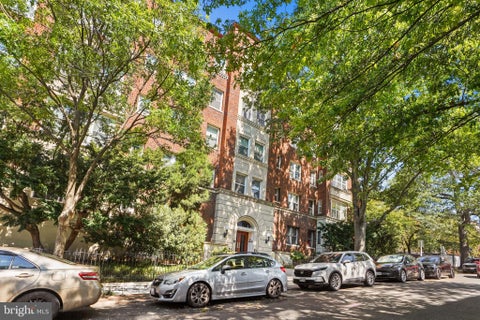 Photo of 1615 Kenyon Street NW #46, WASHINGTON, DC 20010 (MLS # DCDC2282570)
