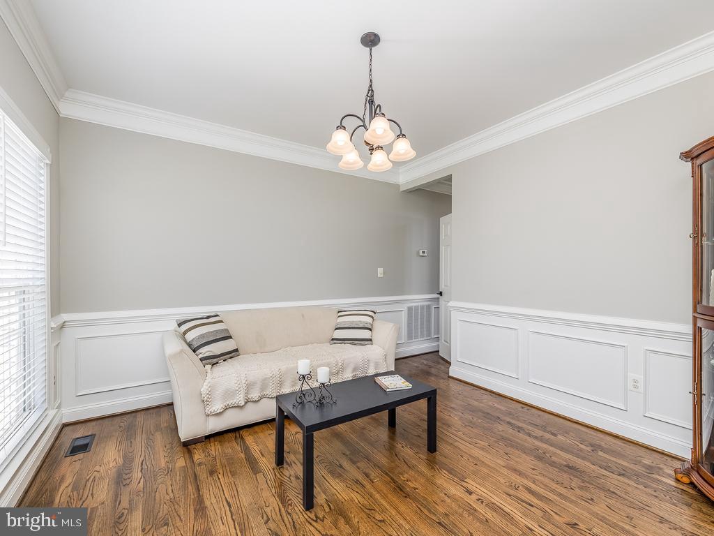 SHEFFIELD MANOR - Residential Lease