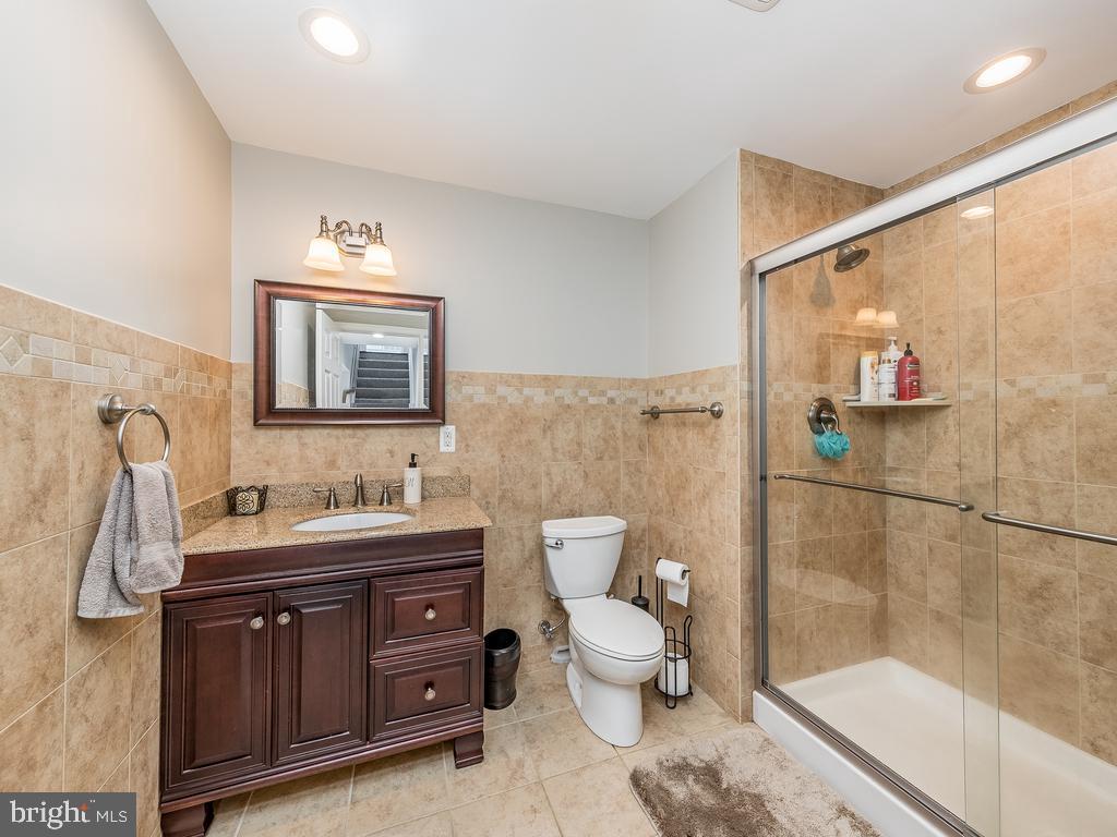 SHEFFIELD MANOR - Residential Lease