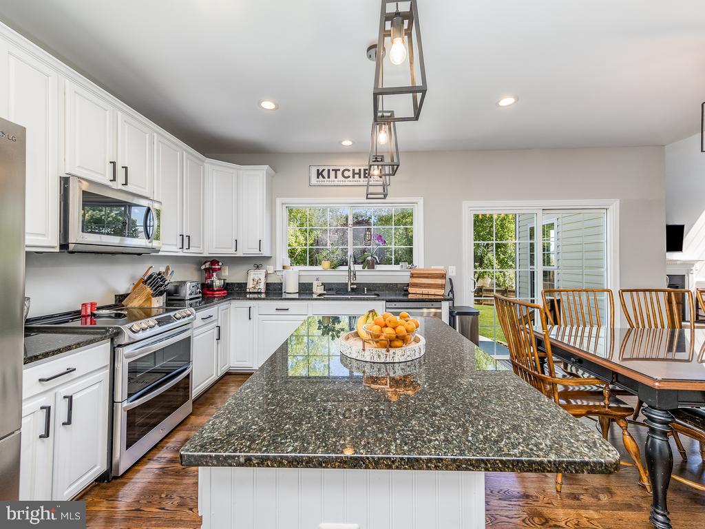 SHEFFIELD MANOR - Residential Lease