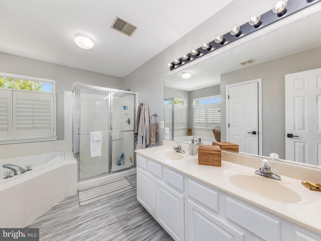 SHEFFIELD MANOR - Residential Lease