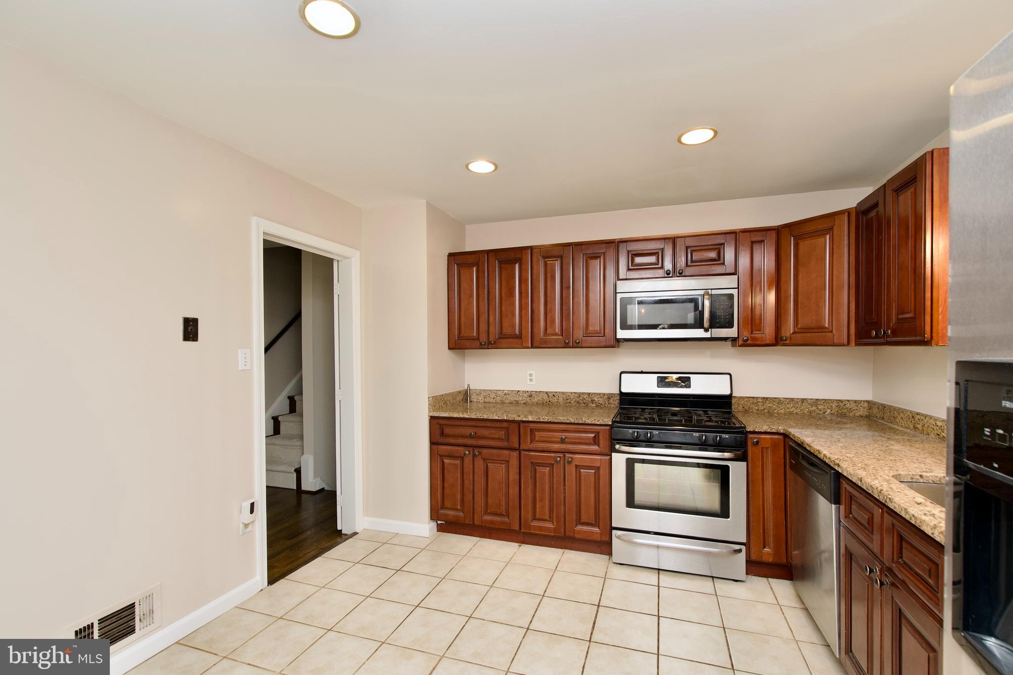 KINGS PARK WEST - Residential Lease