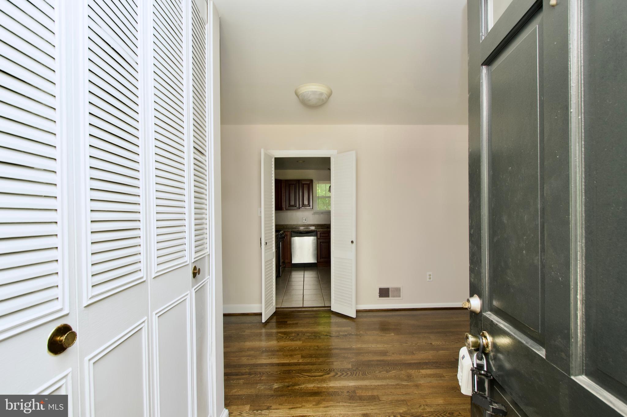 KINGS PARK WEST - Residential Lease