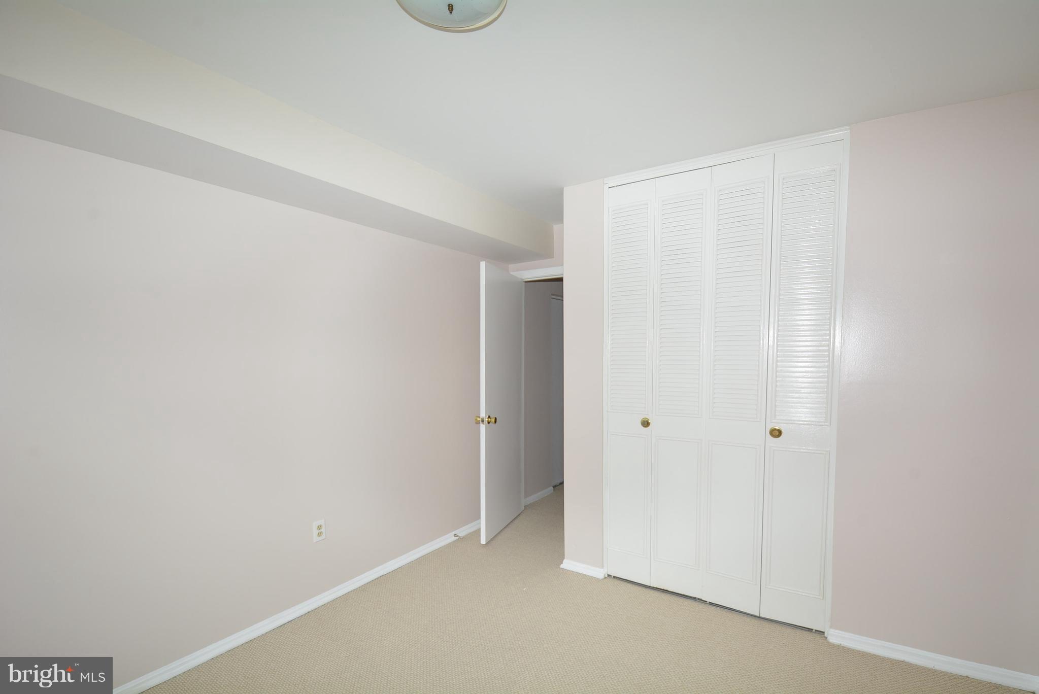 KINGS PARK WEST - Residential Lease