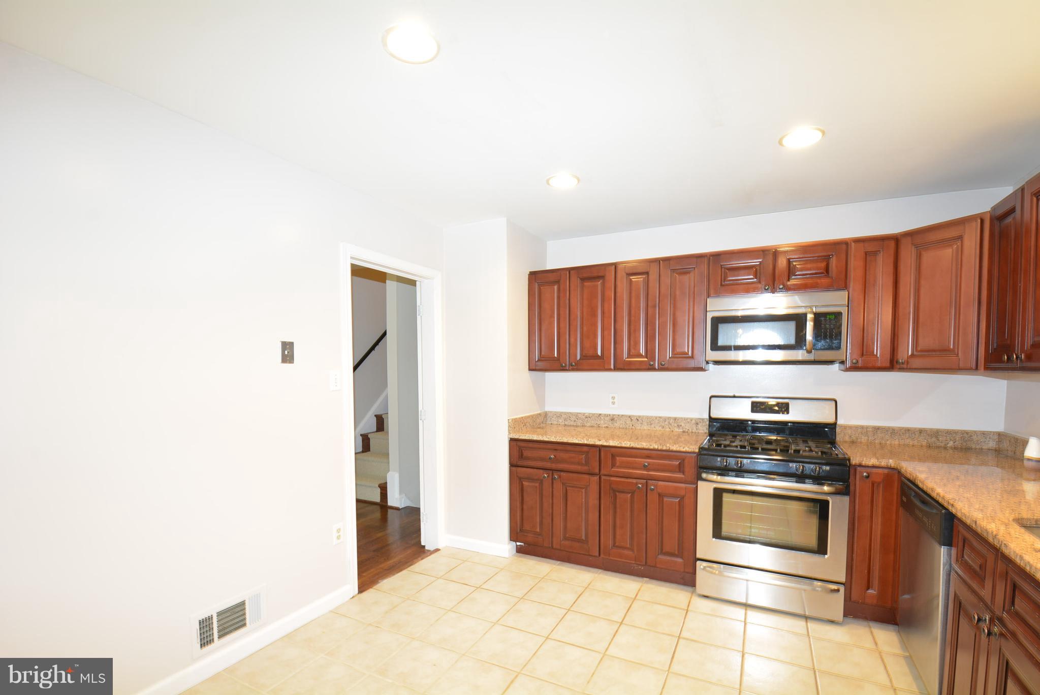 KINGS PARK WEST - Residential Lease