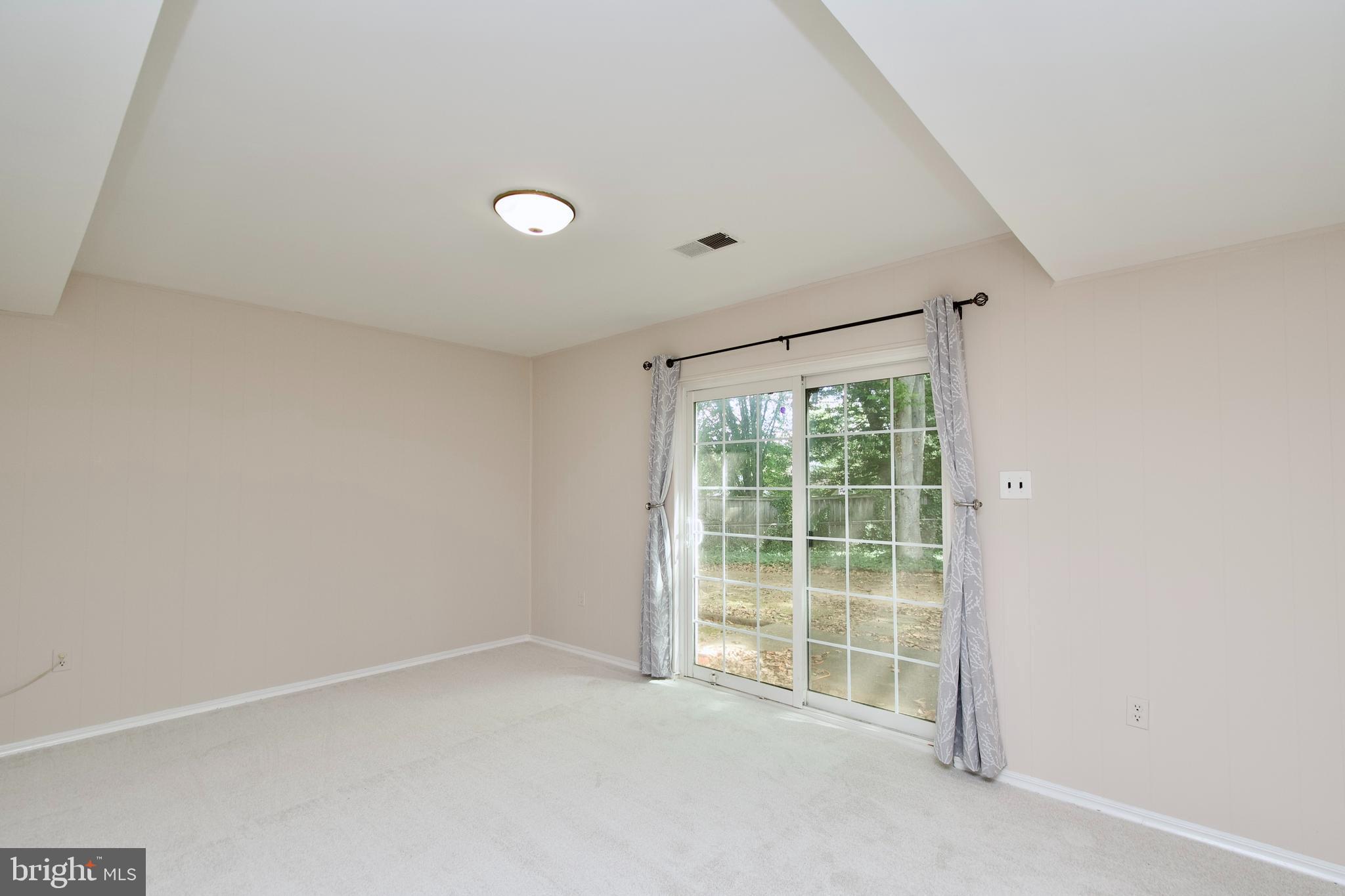 KINGS PARK WEST - Residential Lease