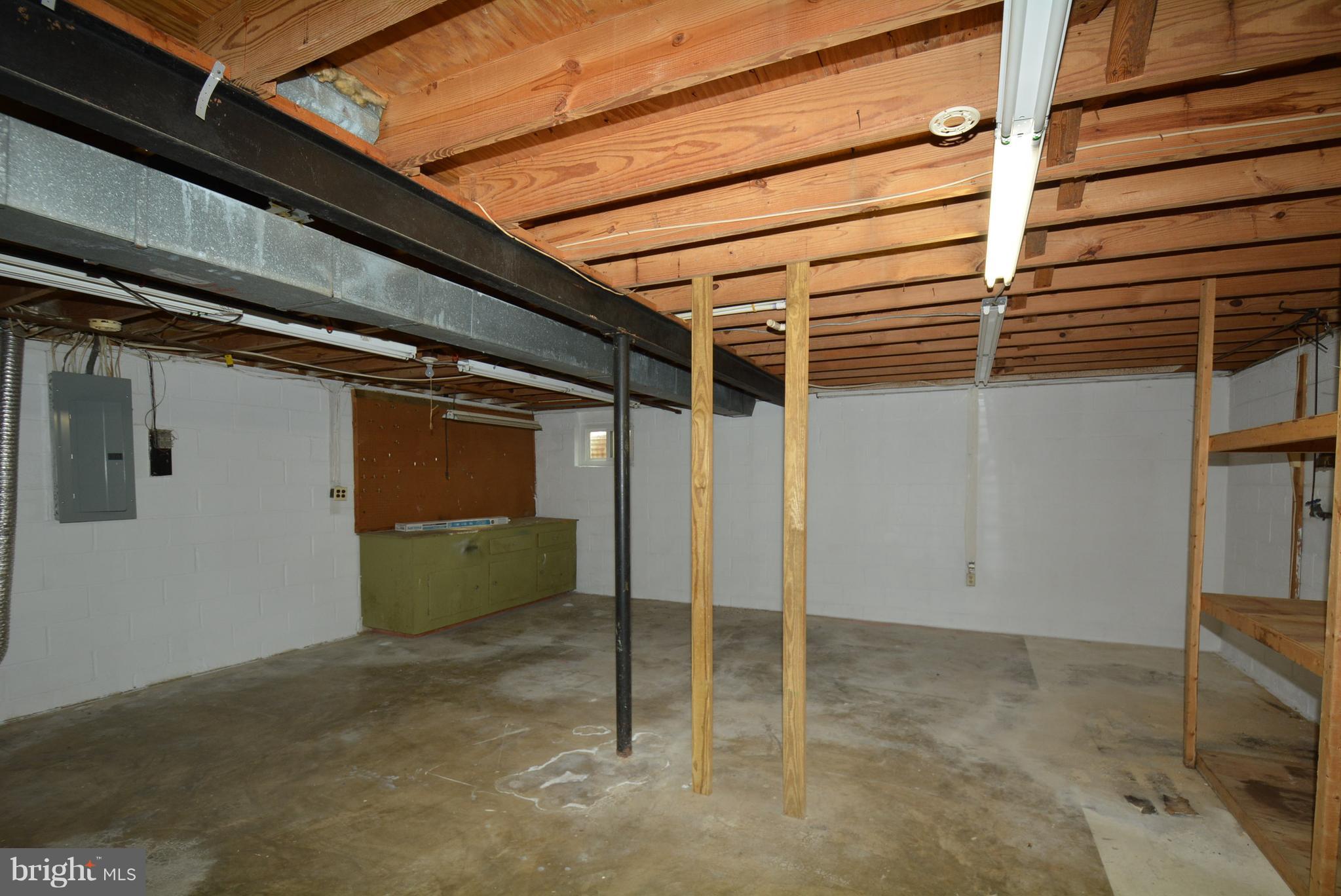 KINGS PARK WEST - Residential Lease