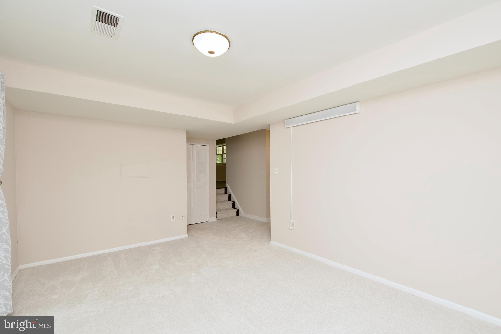 KINGS PARK WEST - Residential Lease