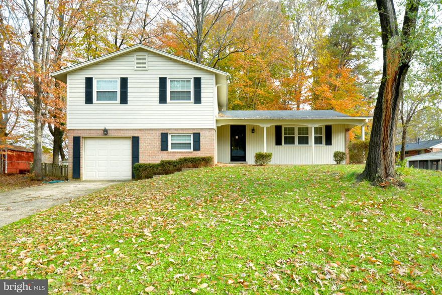 ENTIRE HOME FRESHLY PAINTED* LIVING ROOM AND DINING ROOM FLOORS JUST REFINISHED*NEW CARPET INSTALLED IN LOWER REC ROOM AND LOWER BEDROOM*EAT-IN KITCHEN AND SEPARATE DINING ROOM WITH WALKOUT TO FENCED BACKYARD*KITCHEN & ALL 3 BATHS REMODELED W TILE & GRANITE COUNTER TOPS A FEW YEARS AGO* STAINLESS  APPLIANCES & DOUBLE PANE WINDOWS*CLOSE TO ELEMENTARY SCHOOL*$50 APPLICATION FEE MADE PAYABLE TO "NOVA LEASING  & MANAGEMENT LLC"*NO SMOKING & MAX 2 ADULTS*MIN 2 YEAR LEASE, NO SMOKING & MAYBE SMALL DOG!