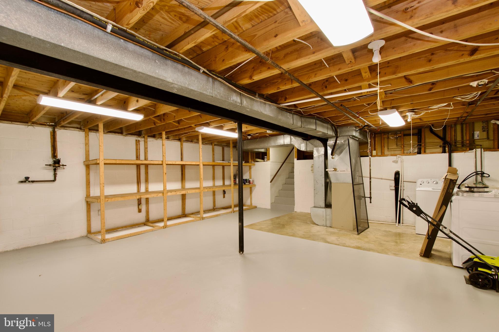 KINGS PARK WEST - Residential Lease