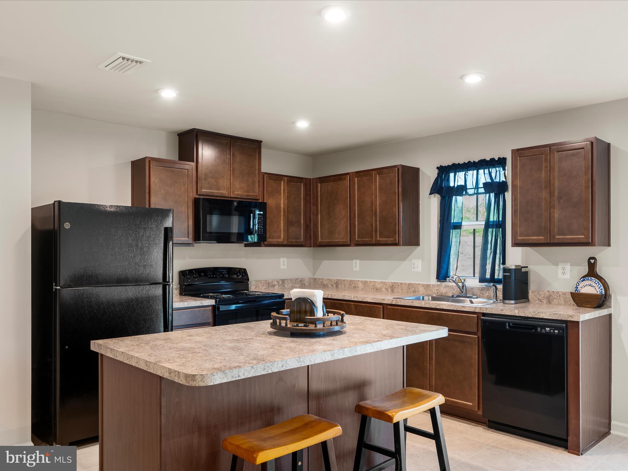 CARDINAL POINTE - Residential