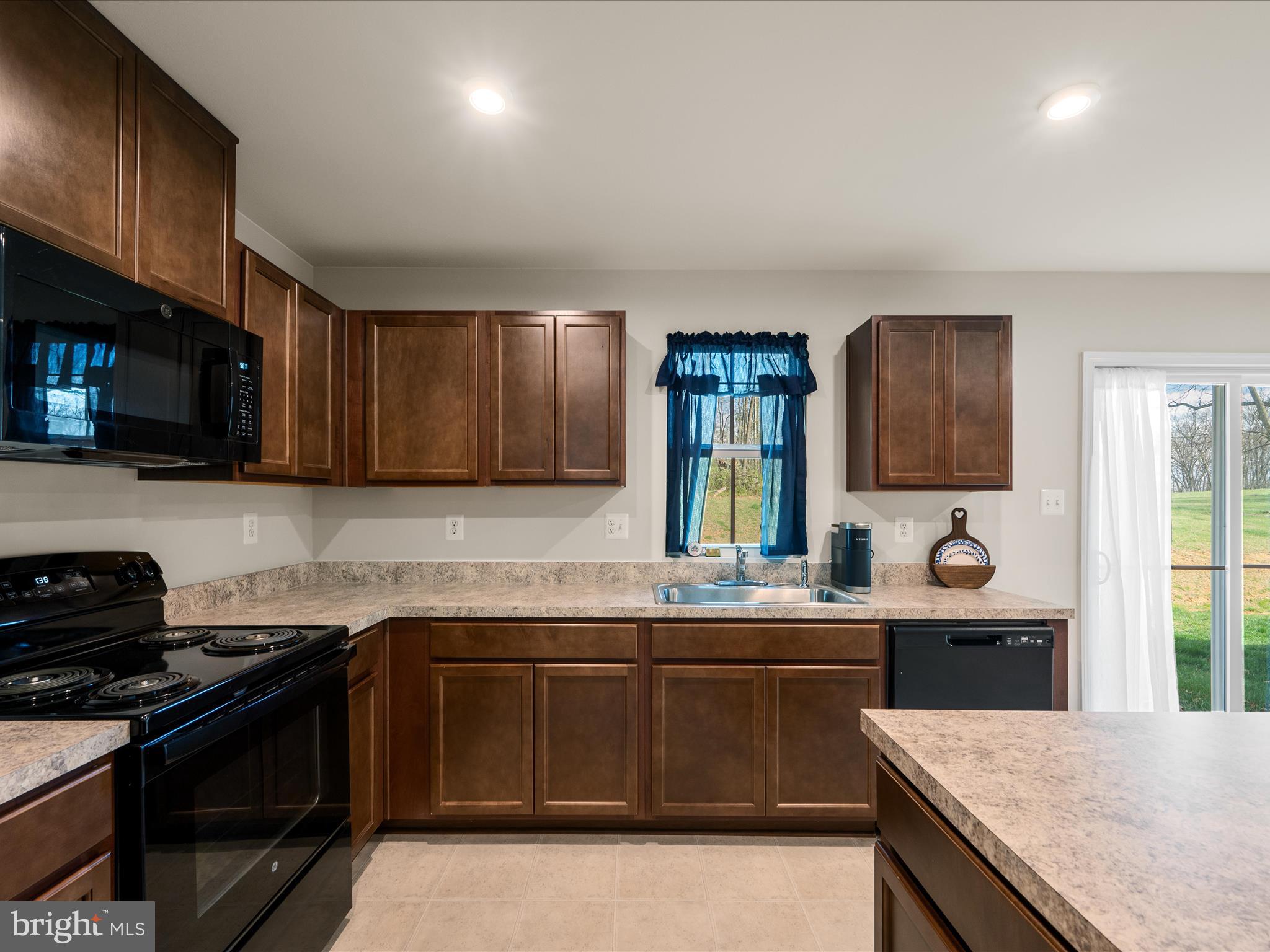 CARDINAL POINTE - Residential