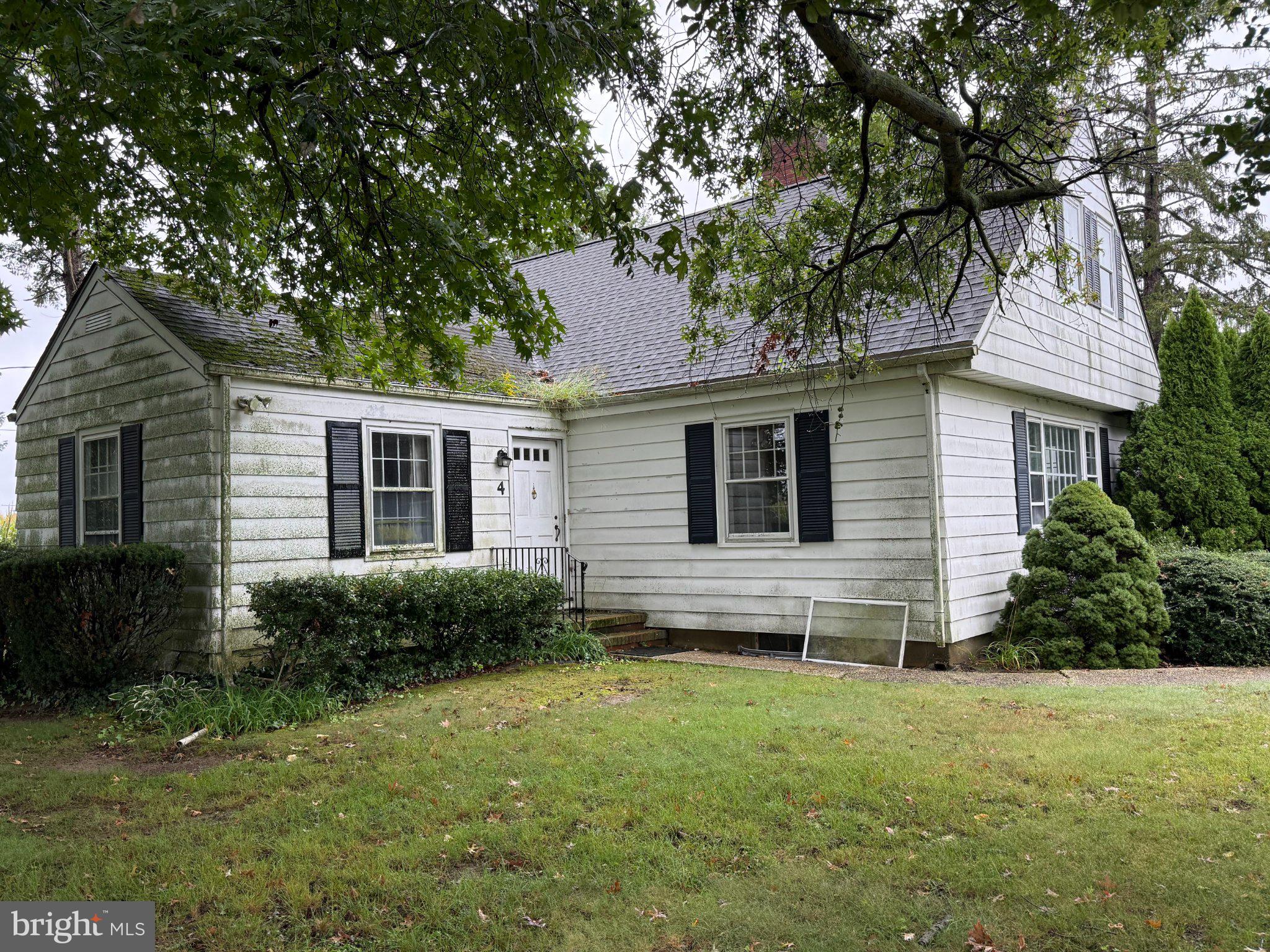 4 E FINLEY ROAD