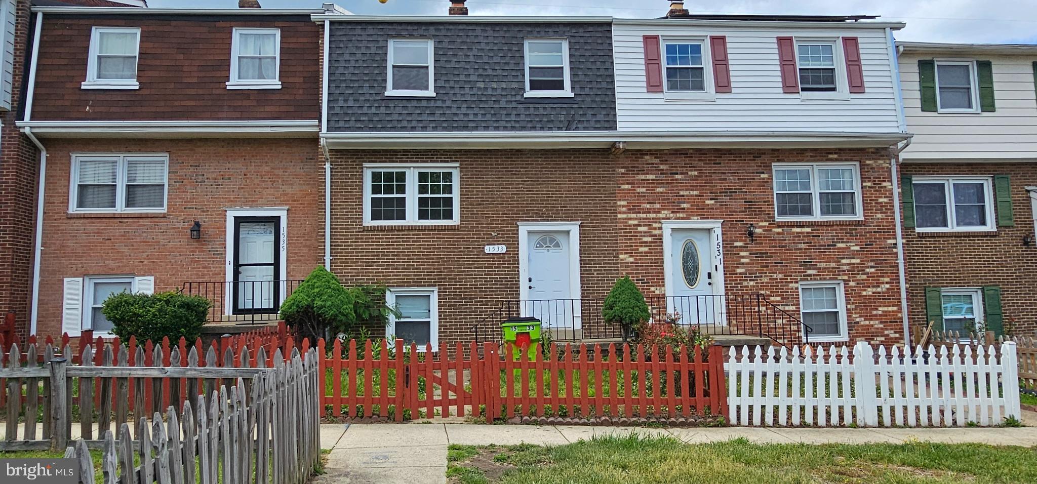 WILLIAMSTOWN - Residential