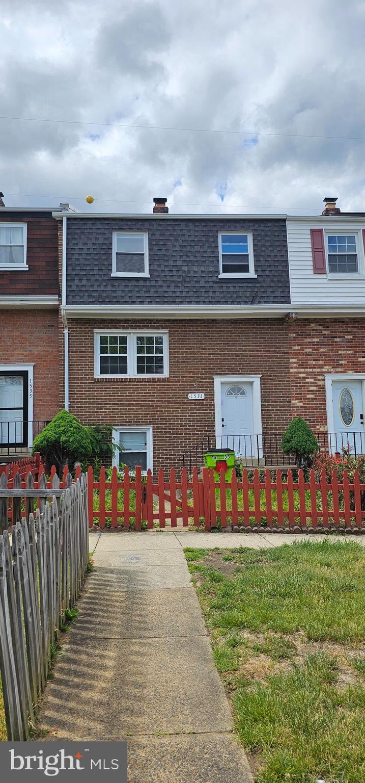 WILLIAMSTOWN - Residential