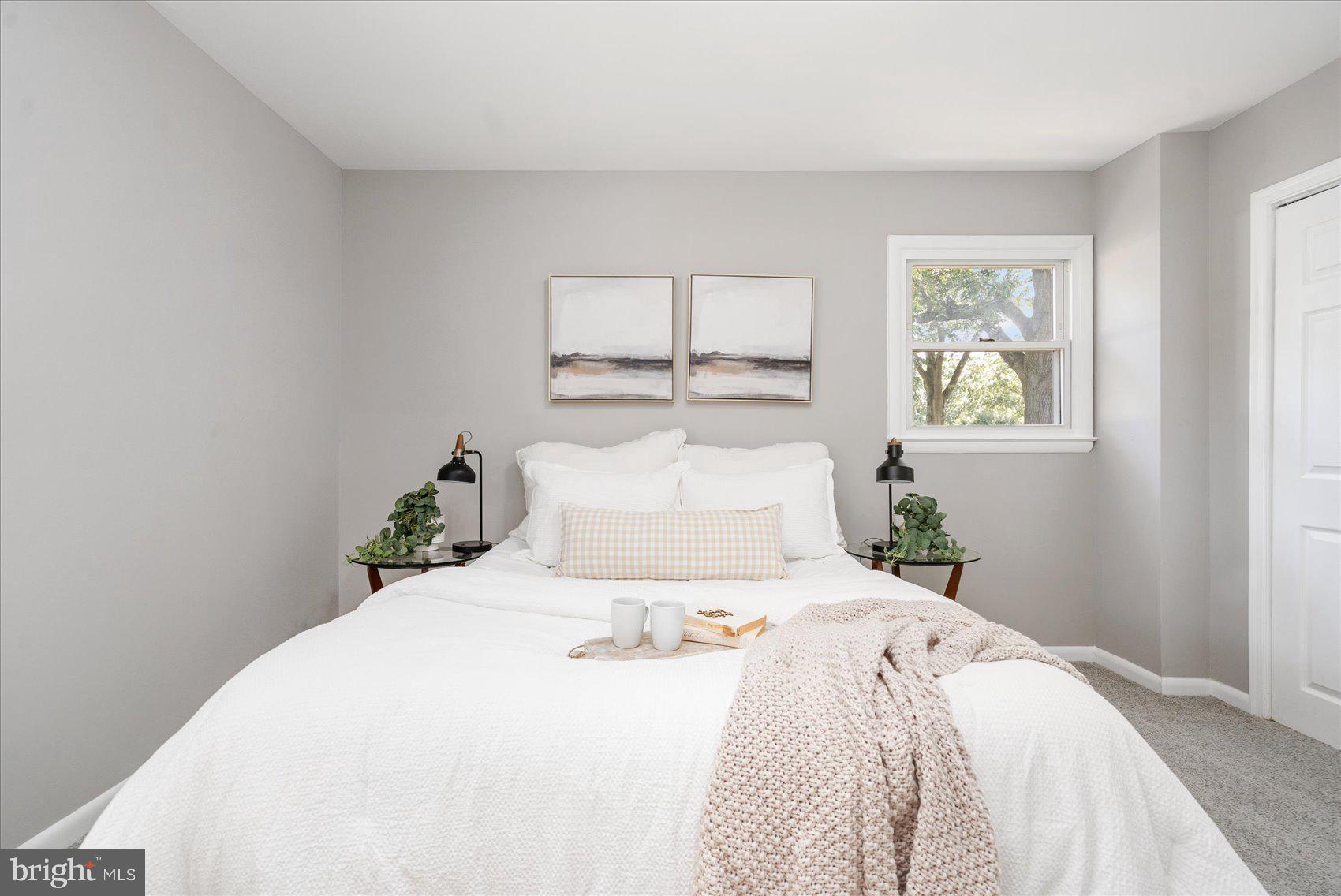 ELMHURST - Residential