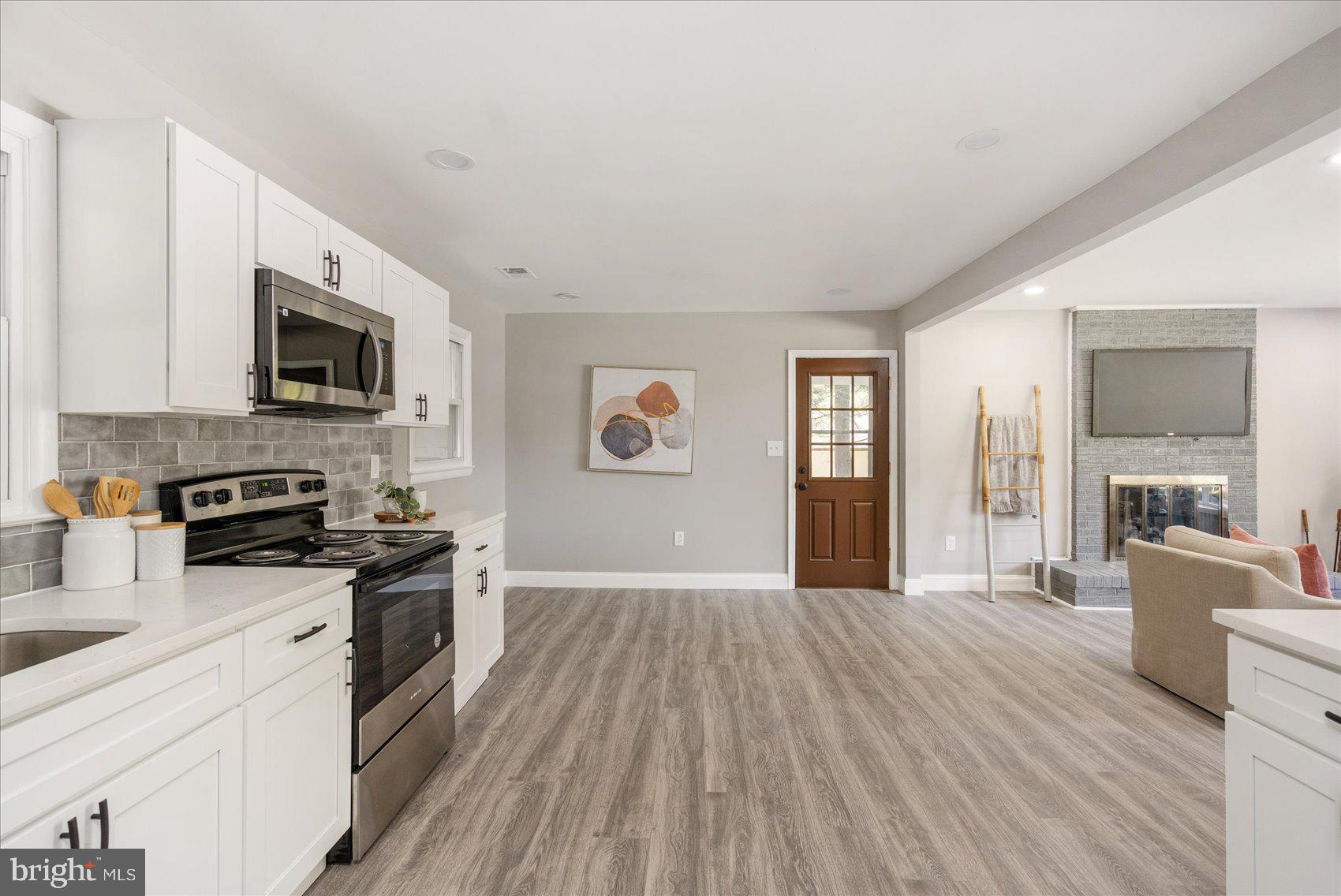 ELMHURST - Residential