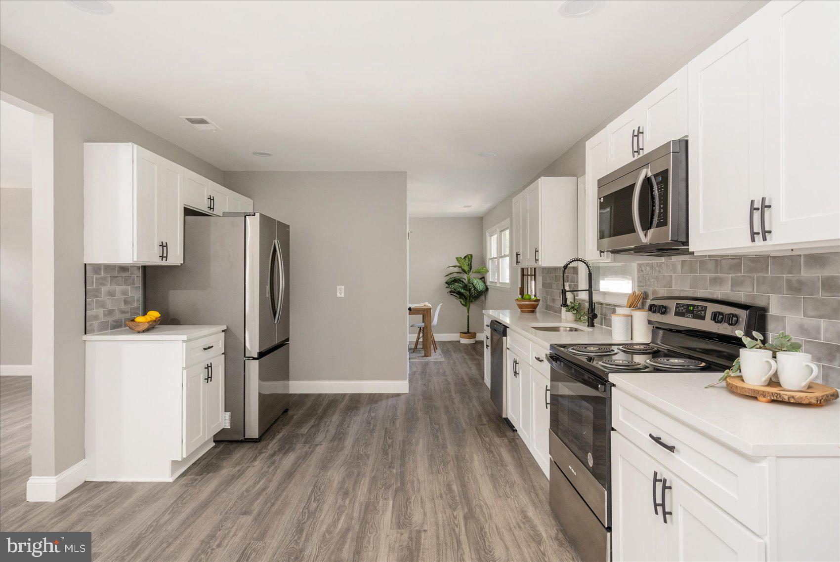 ELMHURST - Residential