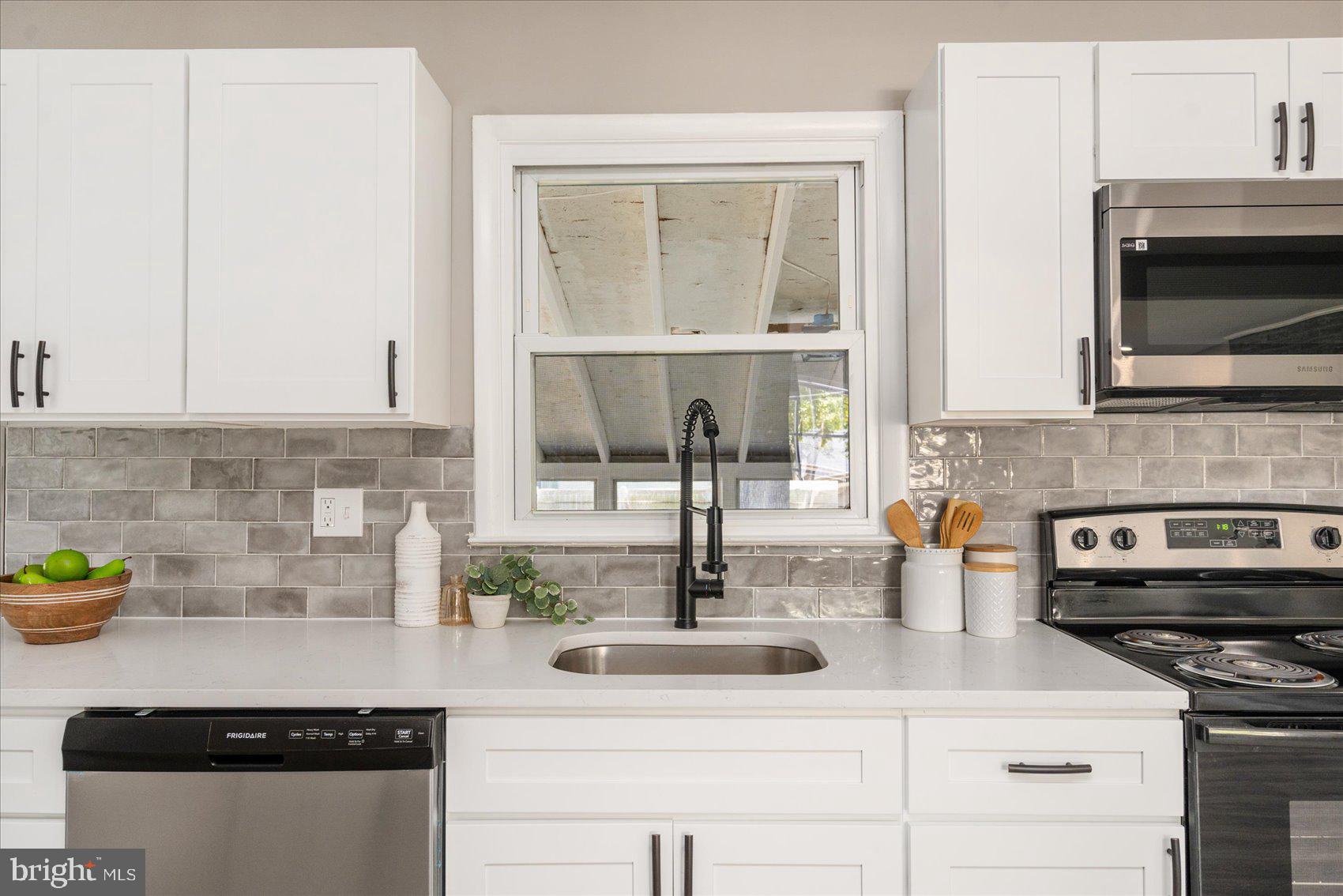 ELMHURST - Residential