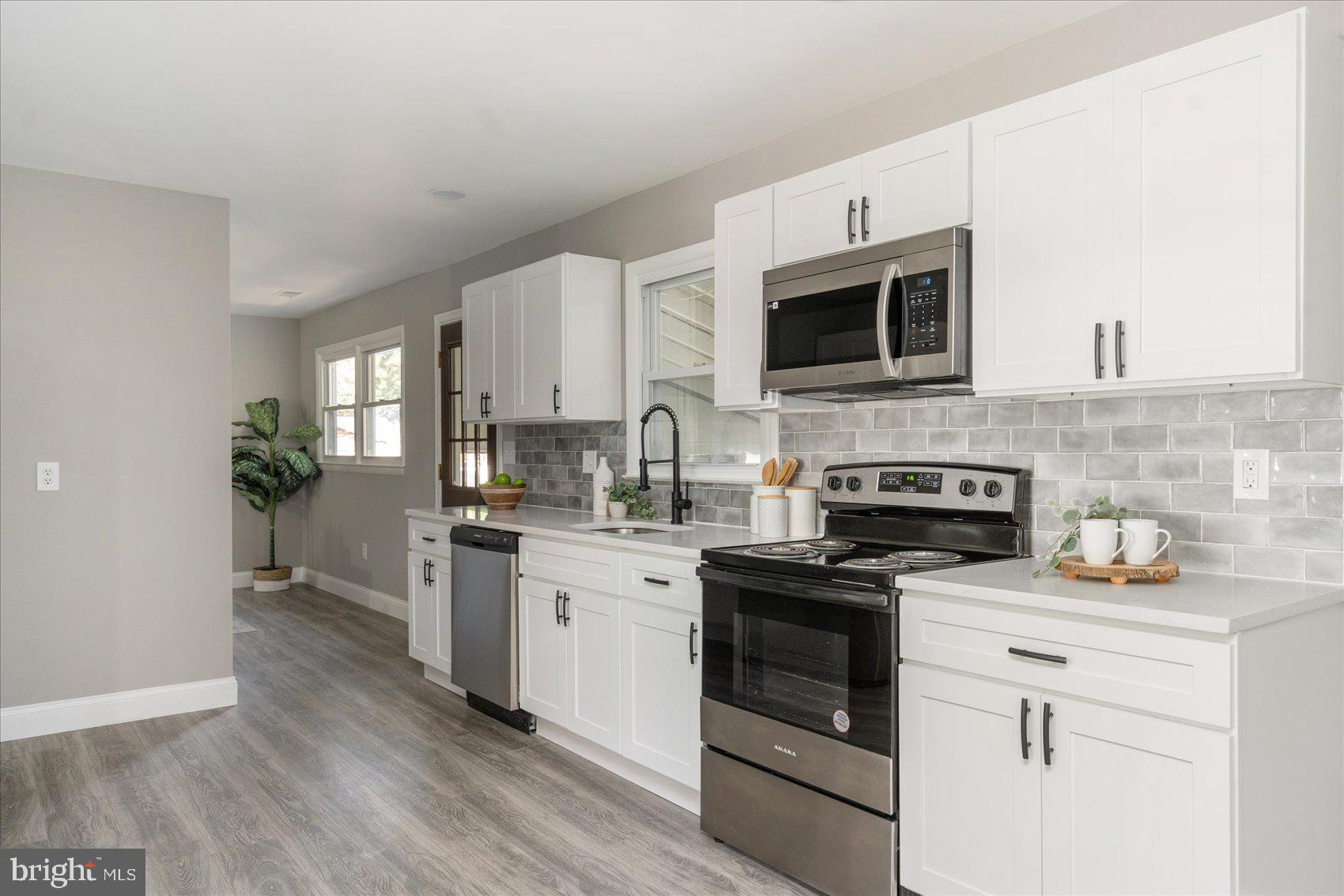 ELMHURST - Residential