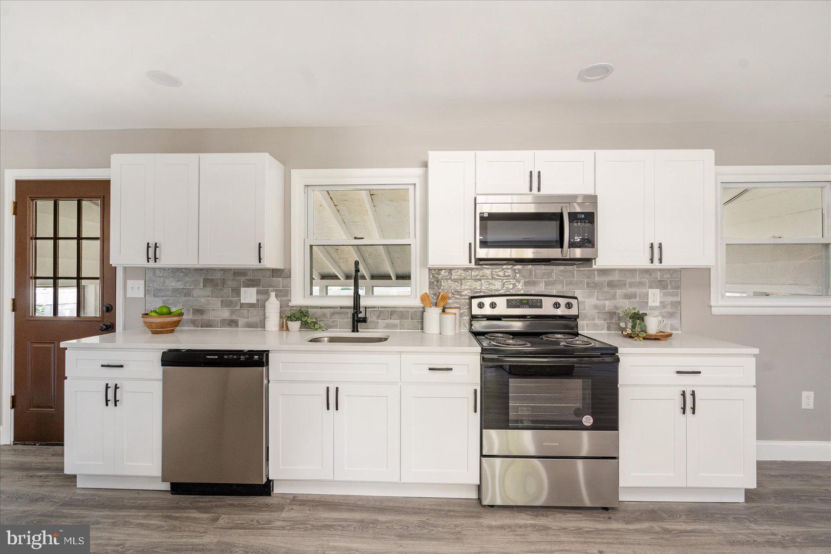 ELMHURST - Residential