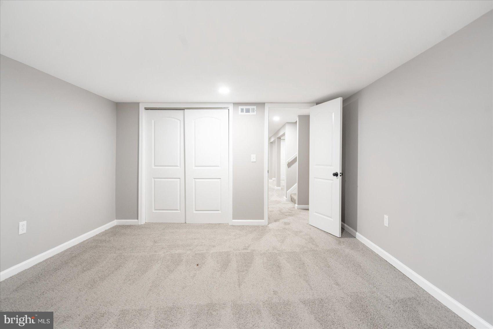 ELMHURST - Residential