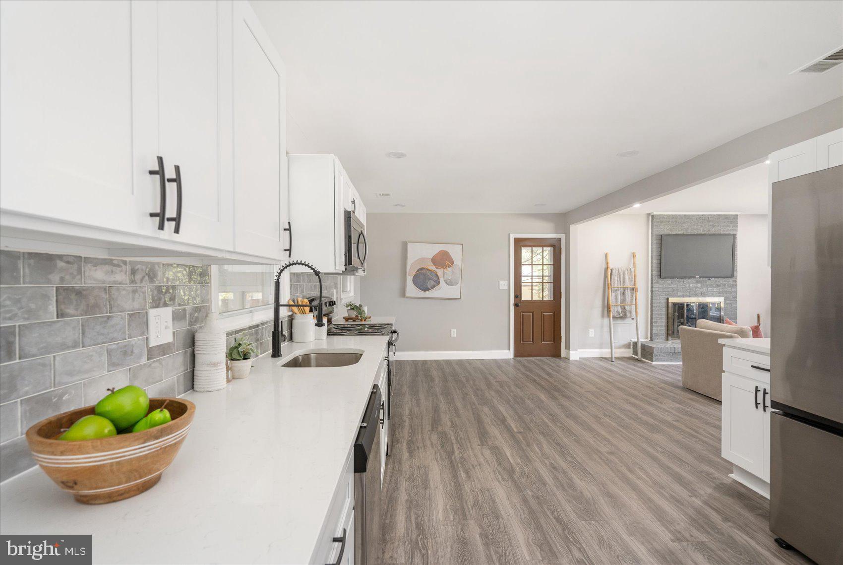 ELMHURST - Residential