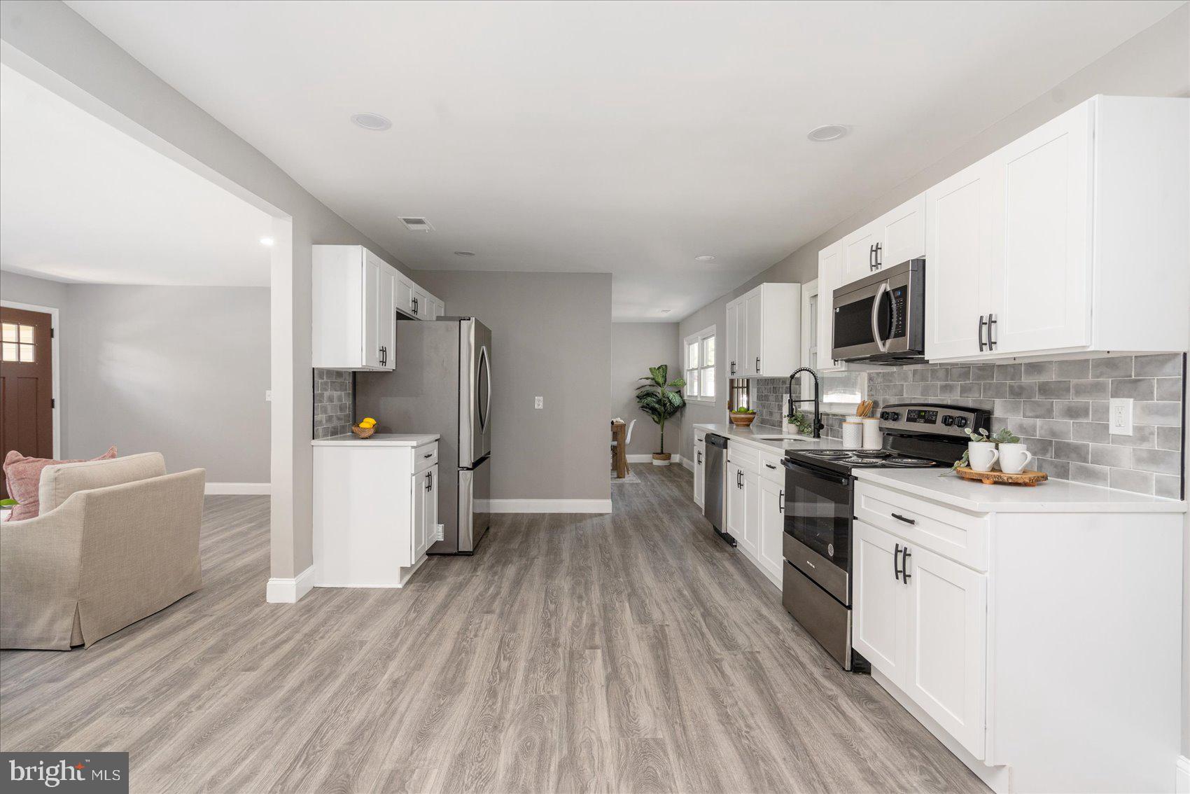 ELMHURST - Residential