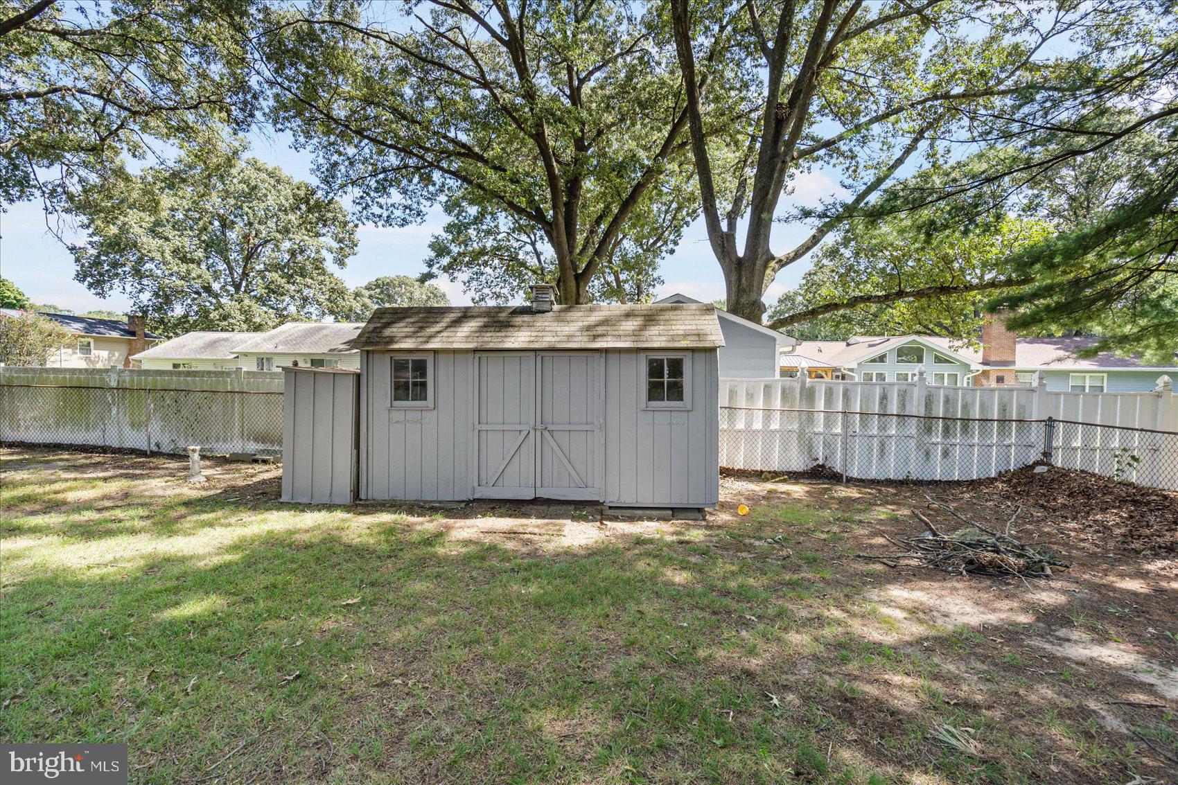 ELMHURST - Residential