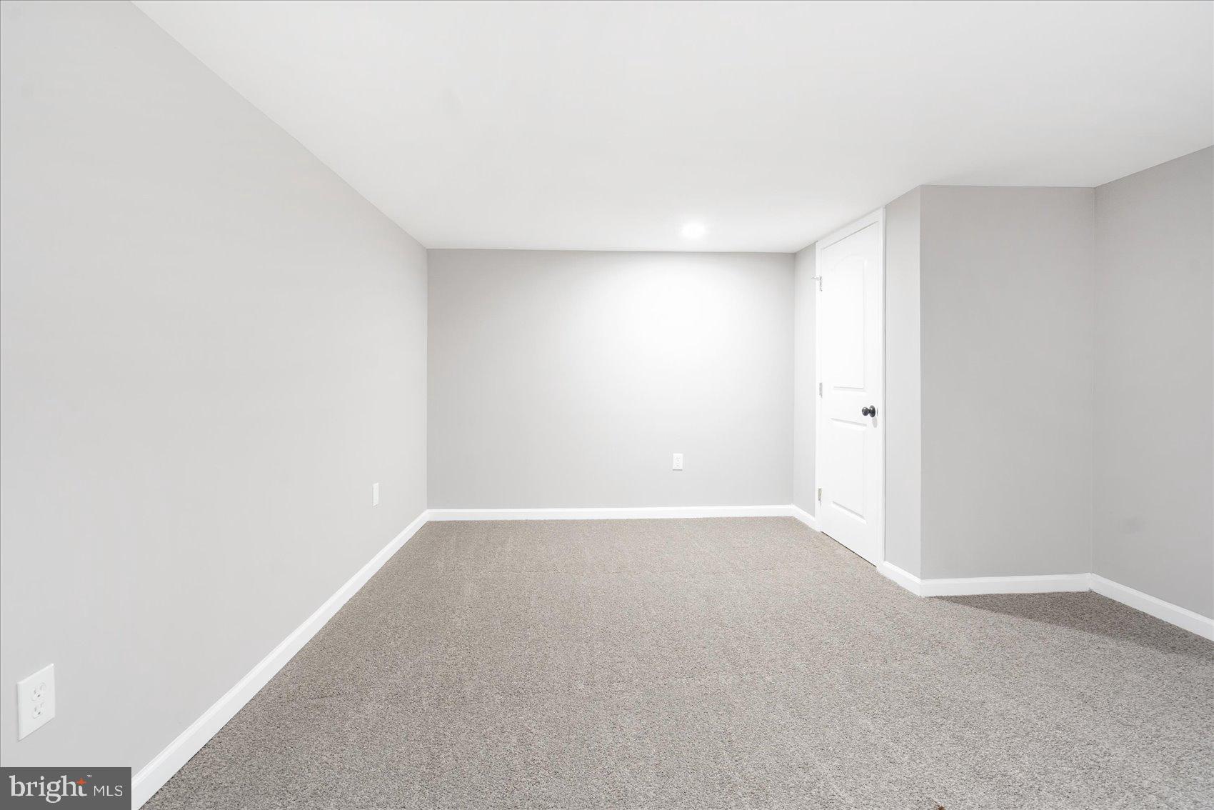 ELMHURST - Residential