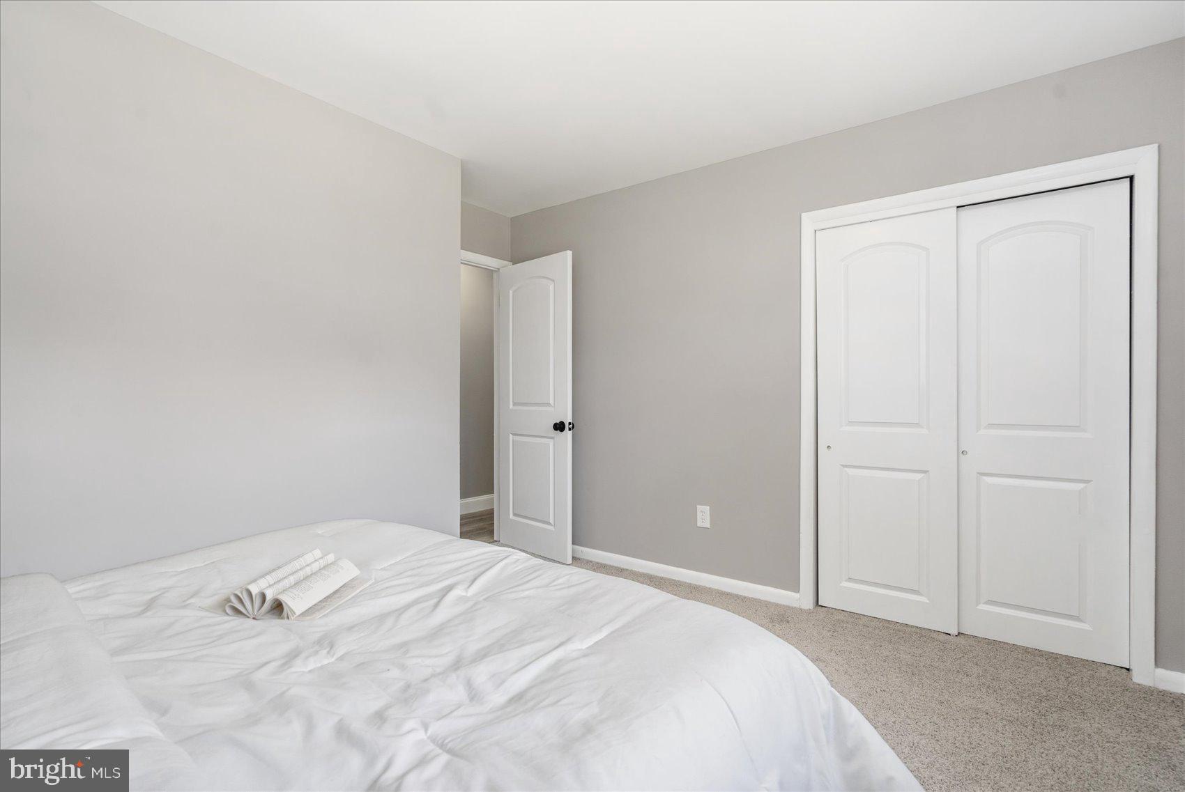 ELMHURST - Residential