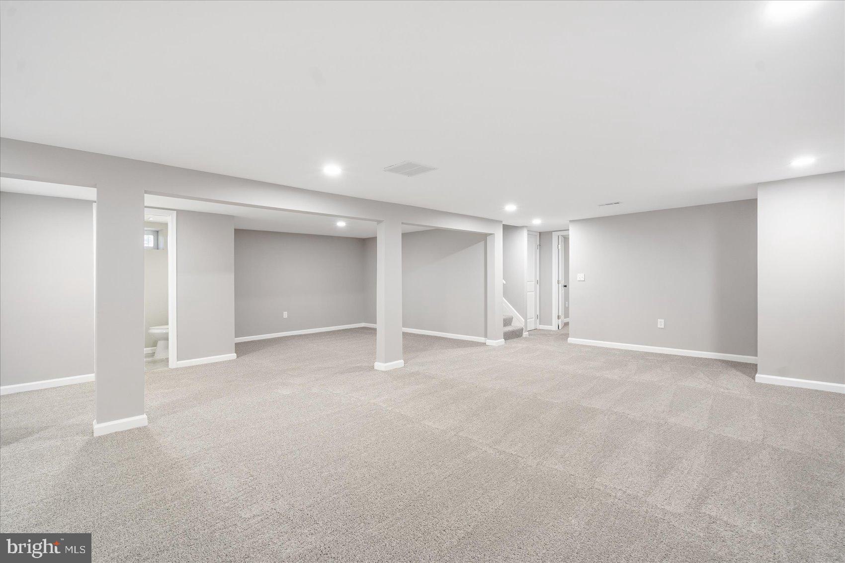 ELMHURST - Residential